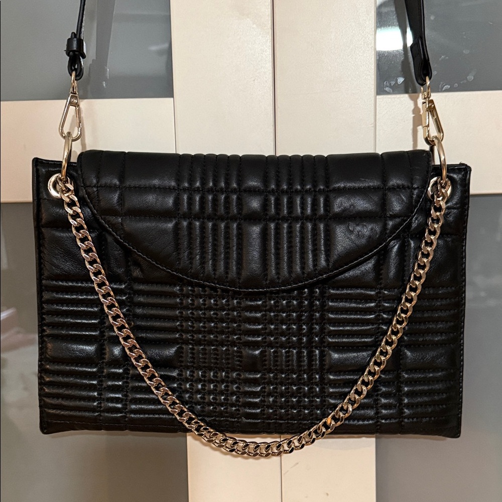 Quilted Black Shoulder Bag with Gold Chain Strap - Brand Unspecified